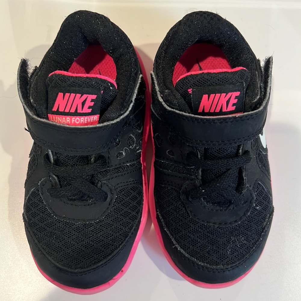 Nike lunar air sneakers, size 6C, black and pink
